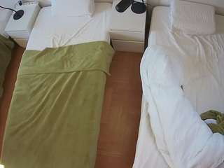 voyeurcam-julmodels-bed-5 webcam model