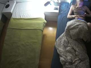 voyeurcam-julmodels-bed-5 camsoda