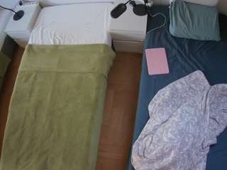 voyeurcam-julmodels-bed-5 camsoda