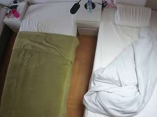 voyeurcam-julmodels-bed-5 Live Webcam on CamSoda