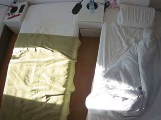 voyeurcam-julmodels-bed-5