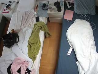 voyeurcam-julmodels-bed-5