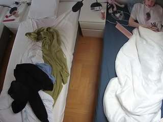 voyeurcam-julmodels-bed-5 Profile Image