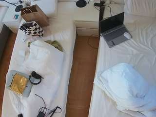 voyeurcam-julmodels-bed-5