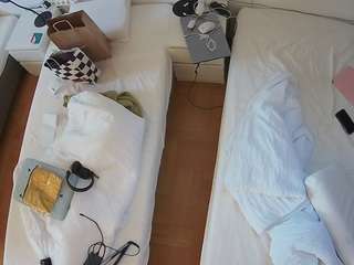 voyeurcam-julmodels-bed-5