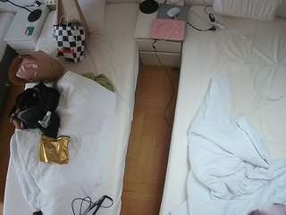 voyeurcam-julmodels-bed-5 camsoda