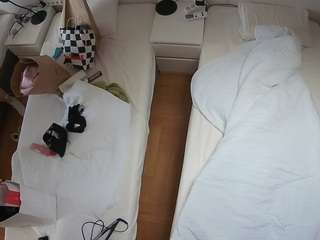 voyeurcam-julmodels-bed-5 camsoda