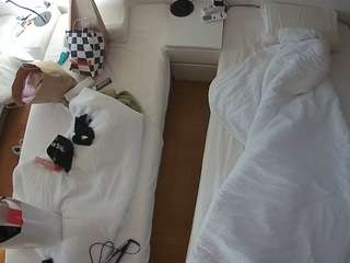 voyeurcam-julmodels-bed-5