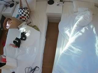 voyeurcam-julmodels-bed-5 camsoda