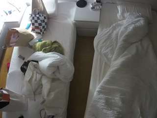voyeurcam-julmodels-bed-5 camsoda