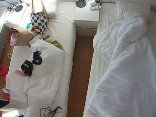 voyeurcam-julmodels-bed-5 camsoda