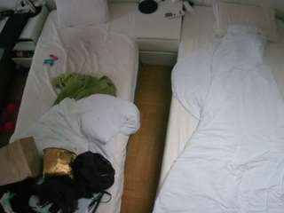 voyeurcam-julmodels-bed-5 camsoda