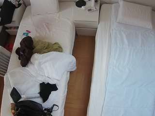 voyeurcam-julmodels-bed-5