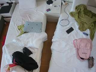 voyeurcam-julmodels-bed-5 camsoda