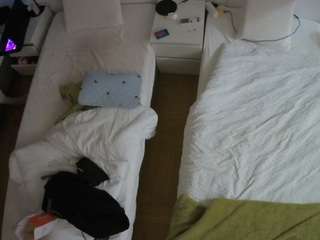 voyeurcam-julmodels-bed-5 camsoda