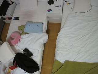 voyeurcam-julmodels-bed-5 camsoda