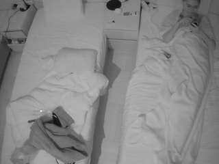 voyeurcam-julmodels-bed-5 camsoda