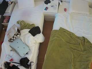 voyeurcam-julmodels-bed-5 camsoda