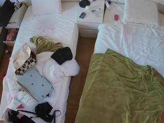 voyeurcam-julmodels-bed-5 camsoda