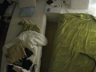 voyeurcam-julmodels-bed-5 camsoda