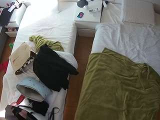 voyeurcam-julmodels-bed-5 webcam model