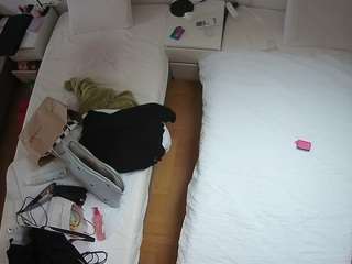 voyeurcam-julmodels-bed-5 webcam model