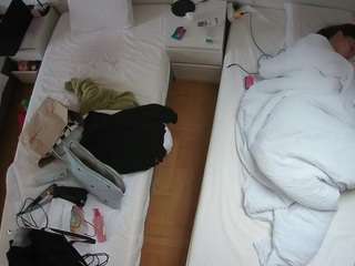voyeurcam-julmodels-bed-5
