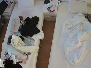 voyeurcam-julmodels-bed-5 - Live HD Webcam
