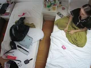 voyeurcam-julmodels-bed-5