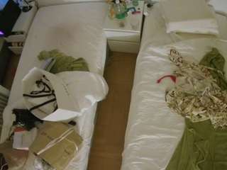 voyeurcam-julmodels-bed-5