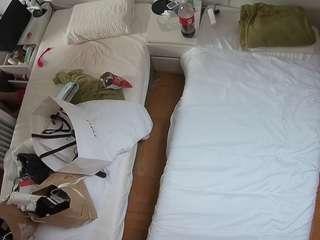 voyeurcam-julmodels-bed-5 webcam model