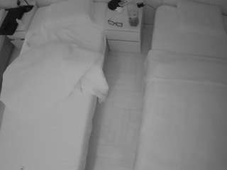 voyeurcam-julmodels-bed-5 webcam model