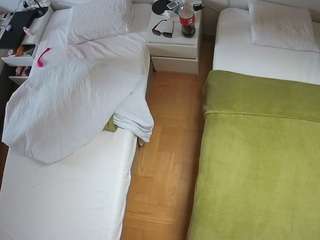voyeurcam-julmodels-bed-5 webcam model
