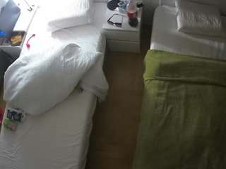voyeurcam-julmodels-bed-5 webcam model