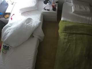voyeurcam-julmodels-bed-5 webcam model