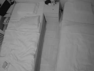 voyeurcam-julmodels-bed-5