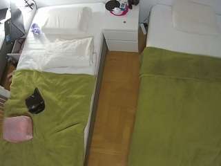 voyeurcam-julmodels-bed-5