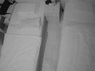 voyeurcam-julmodels-bed-5