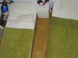 voyeurcam-julmodels-bed-5