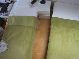 voyeurcam-julmodels-bed-5 camsoda