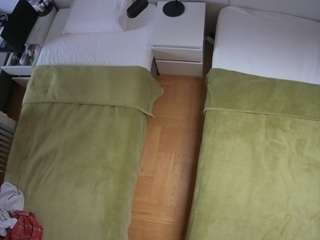 voyeurcam-julmodels-bed-5's CamSoda show and profile