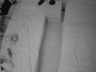 voyeurcam-julmodels-bed-5