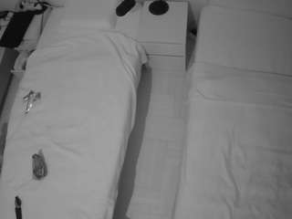 voyeurcam-julmodels-bed-5