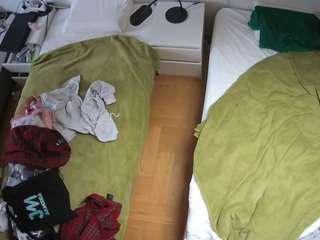 voyeurcam-julmodels-bed-5