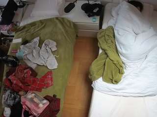 voyeurcam-julmodels-bed-5