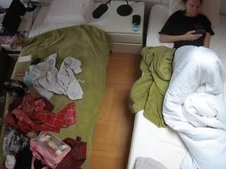 voyeurcam-julmodels-bed-5