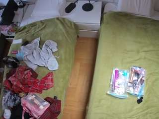 voyeurcam-julmodels-bed-5