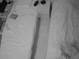 voyeurcam-julmodels-bed-5