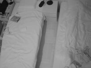 voyeurcam-julmodels-bed-5