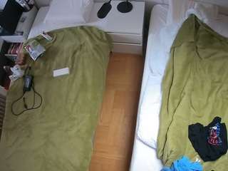 voyeurcam-julmodels-bed-5